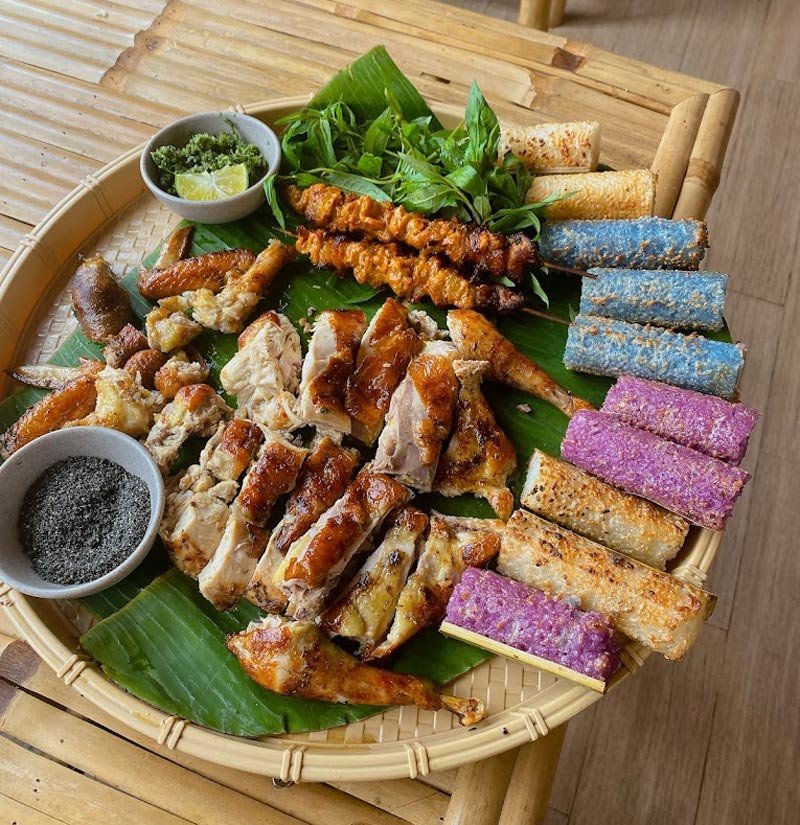 Gà Nướng Cơm Lam Buôn Đôn – Ẩm Thực Rừng Núi Tây Nguyên